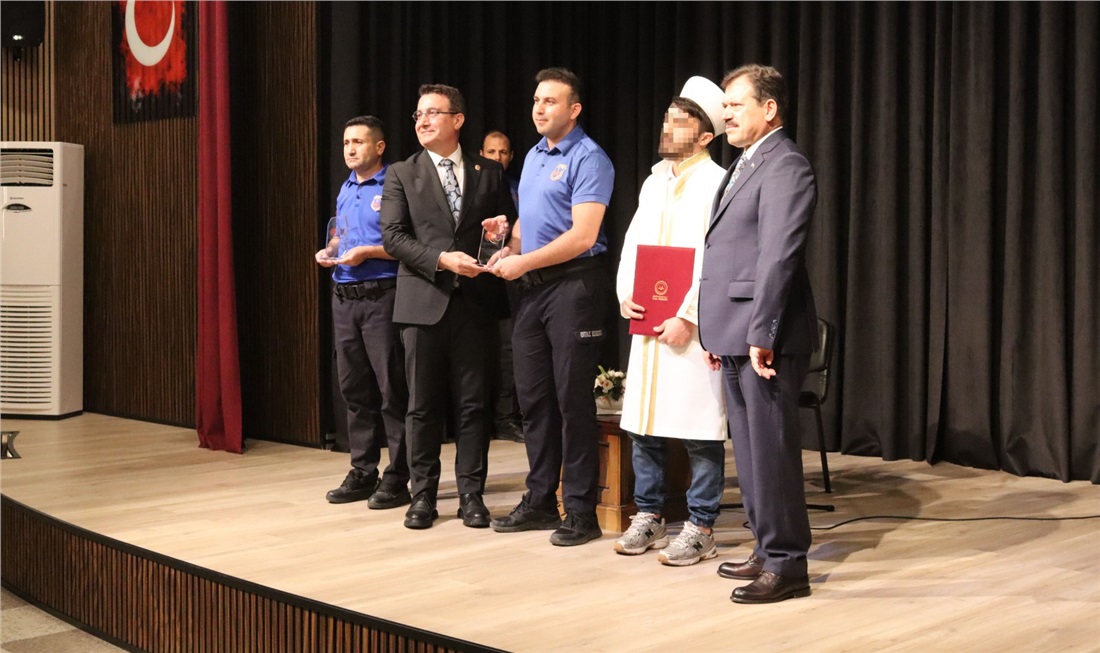 İzmir 1 No.lu T Tipi Kapalı Ceza İnfaz Kurumunda Konferans Salonu Açılışı ve Hafızlık İcazet Programı